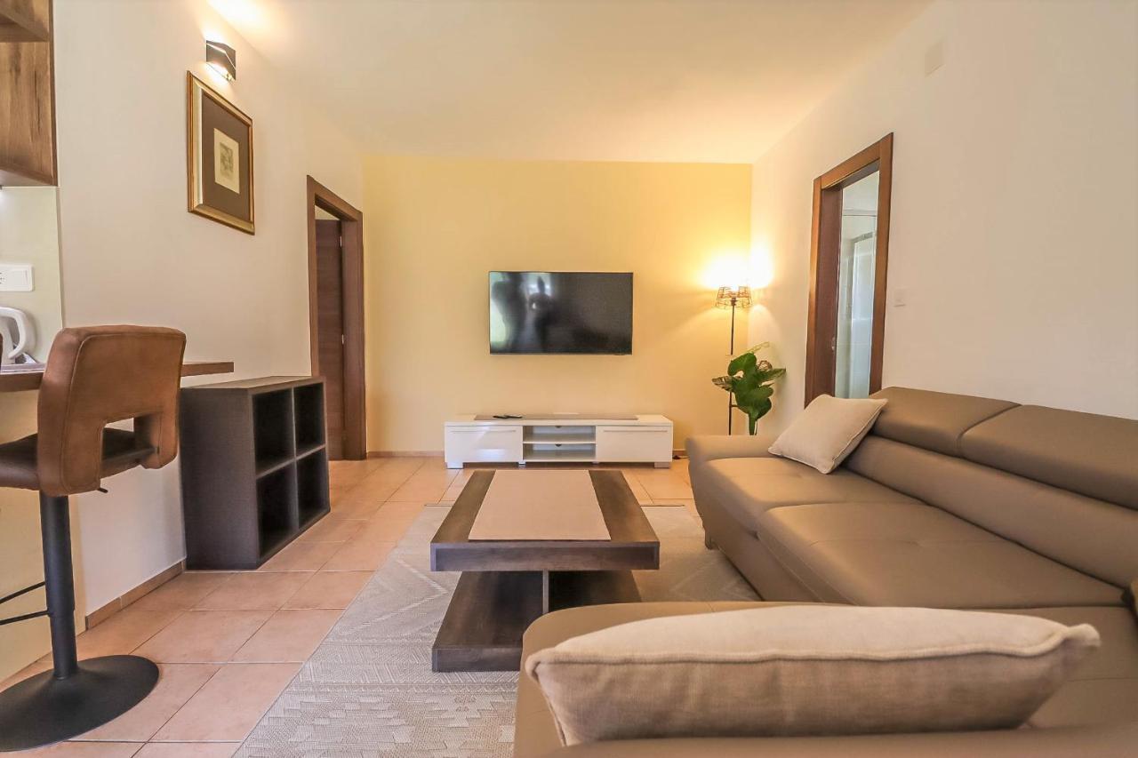 Apartments Primo - Pula Exterior photo